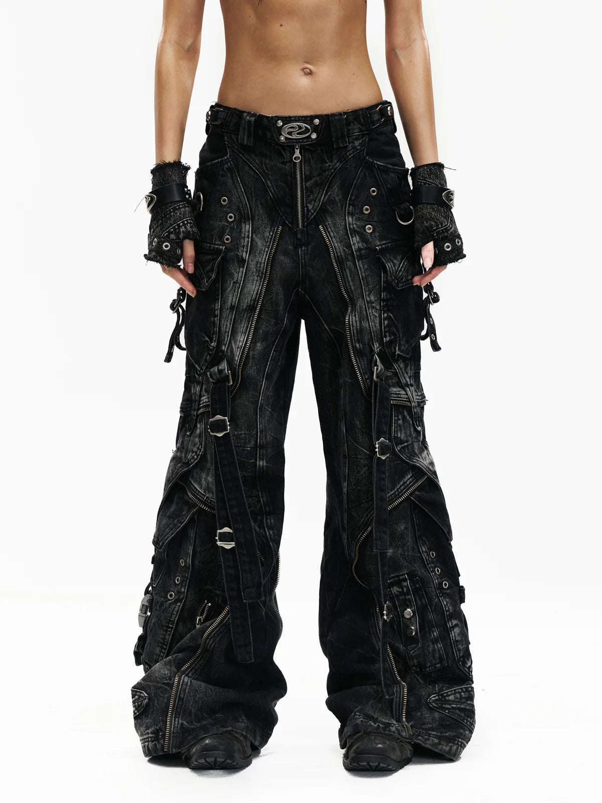 A-Line Baggy Jeans with Hardware Details