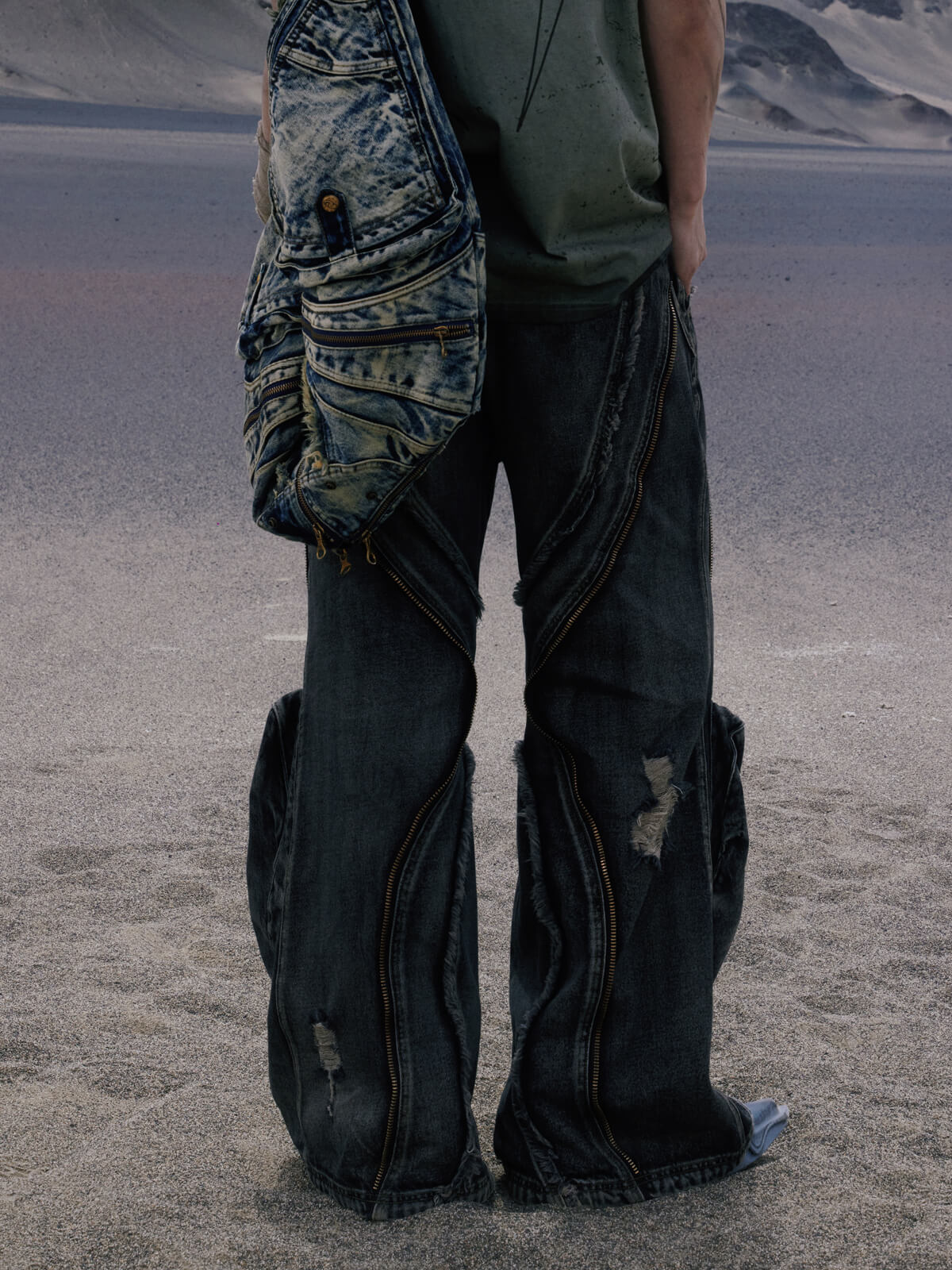 Personsoul Alien Baggy Ripped Denim Jeans