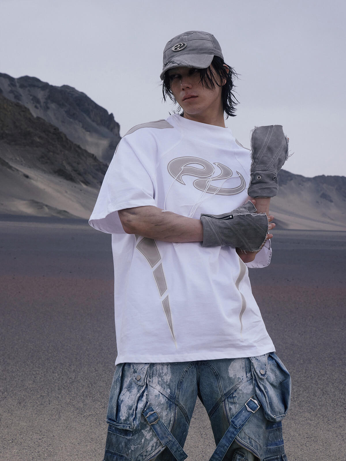 Personsoul Logo Light Armor Oversized T-Shirt