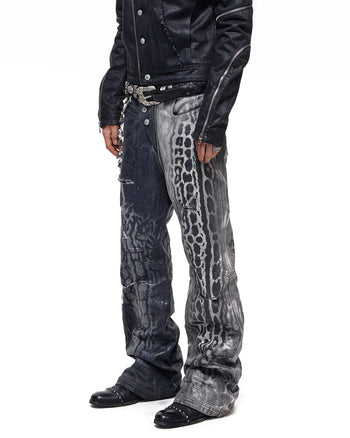 Personsoul Asymmetric Crocodile Embroidery Jeans
