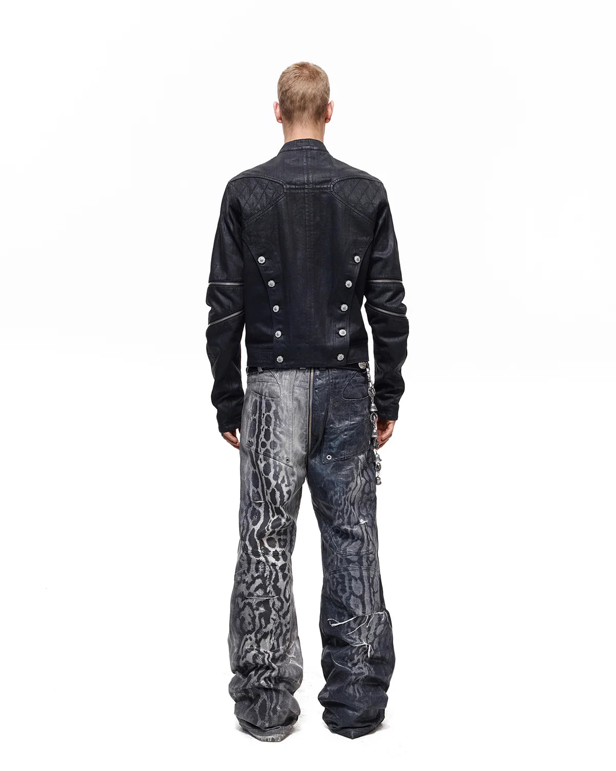 Personsoul Asymmetric Crocodile Embroidery Jeans