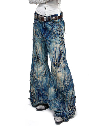 Dekonstruierte ausgestellte Patchwork-Jeans Blau