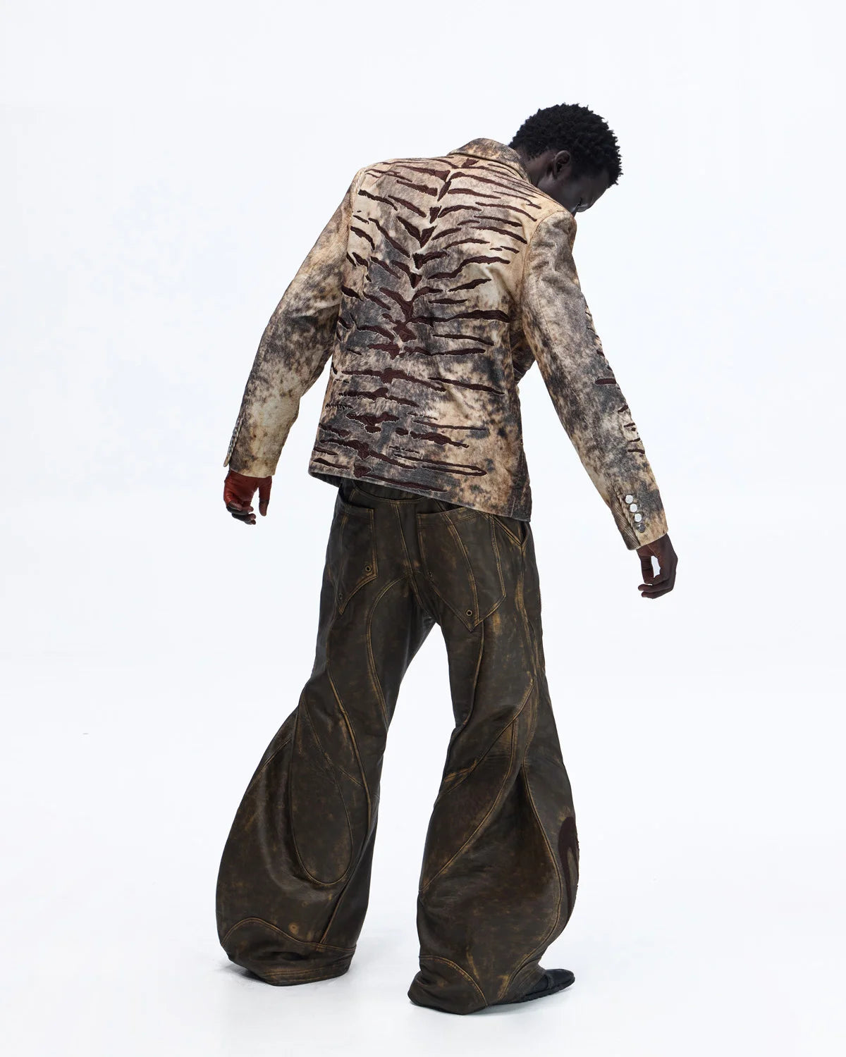 Personsoul Structured Totem Curved-leg Calf Leather Pants