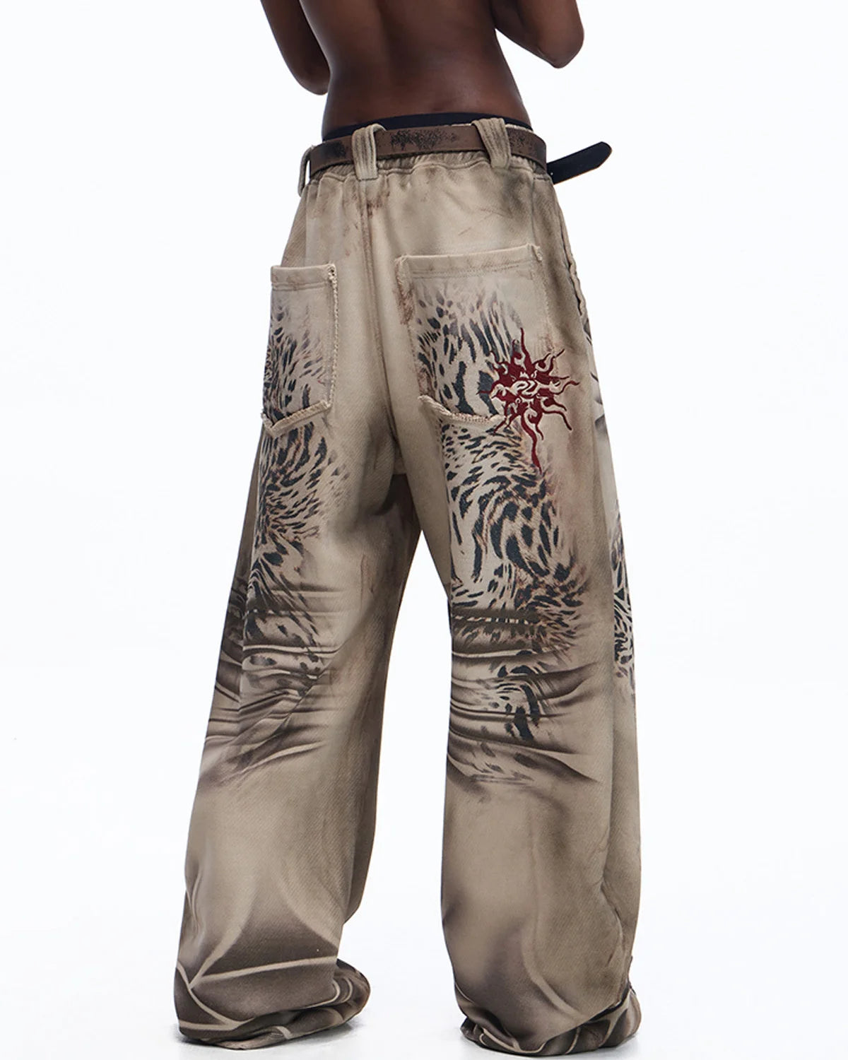 Personsoul Distressed Tiger-Pattern Totem Sweatpants