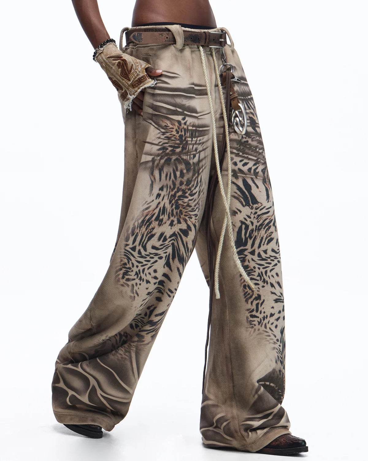 Personsoul Distressed Tiger-Pattern Totem Sweatpants
