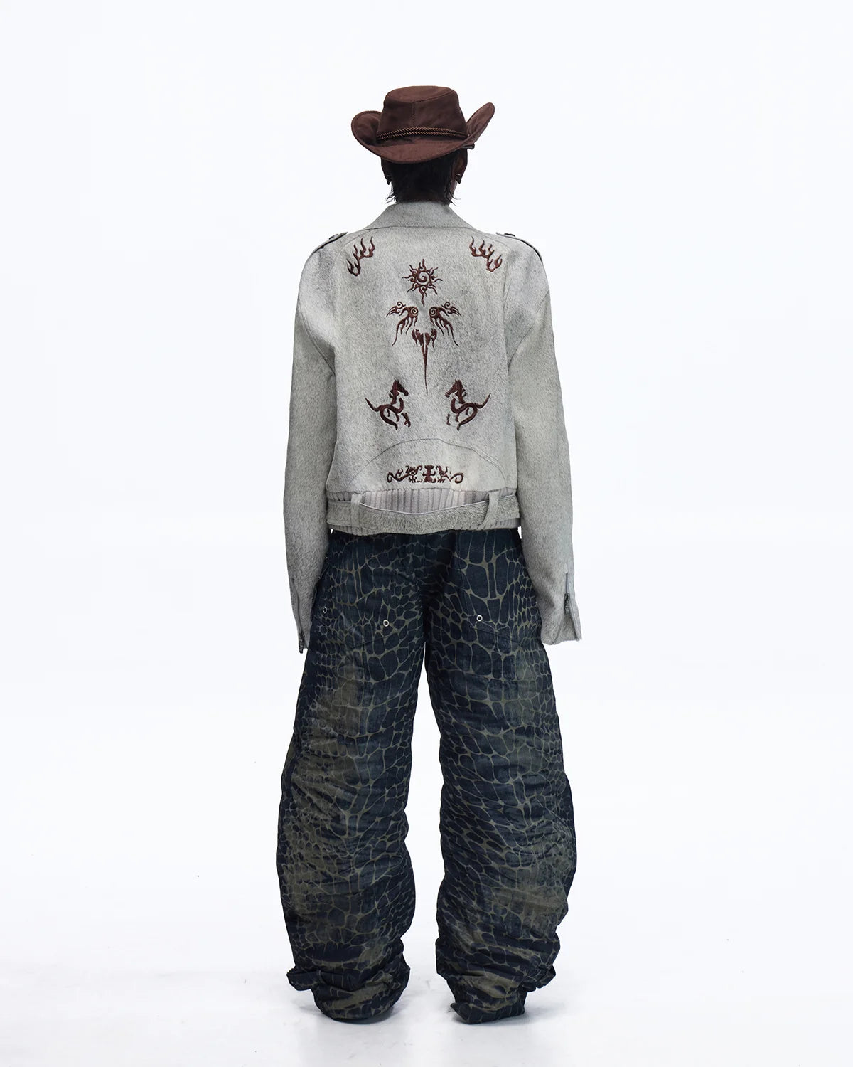 Personsoul Laser-Etched Crocodile-PatternedRaw Denim Scimitar Jeans