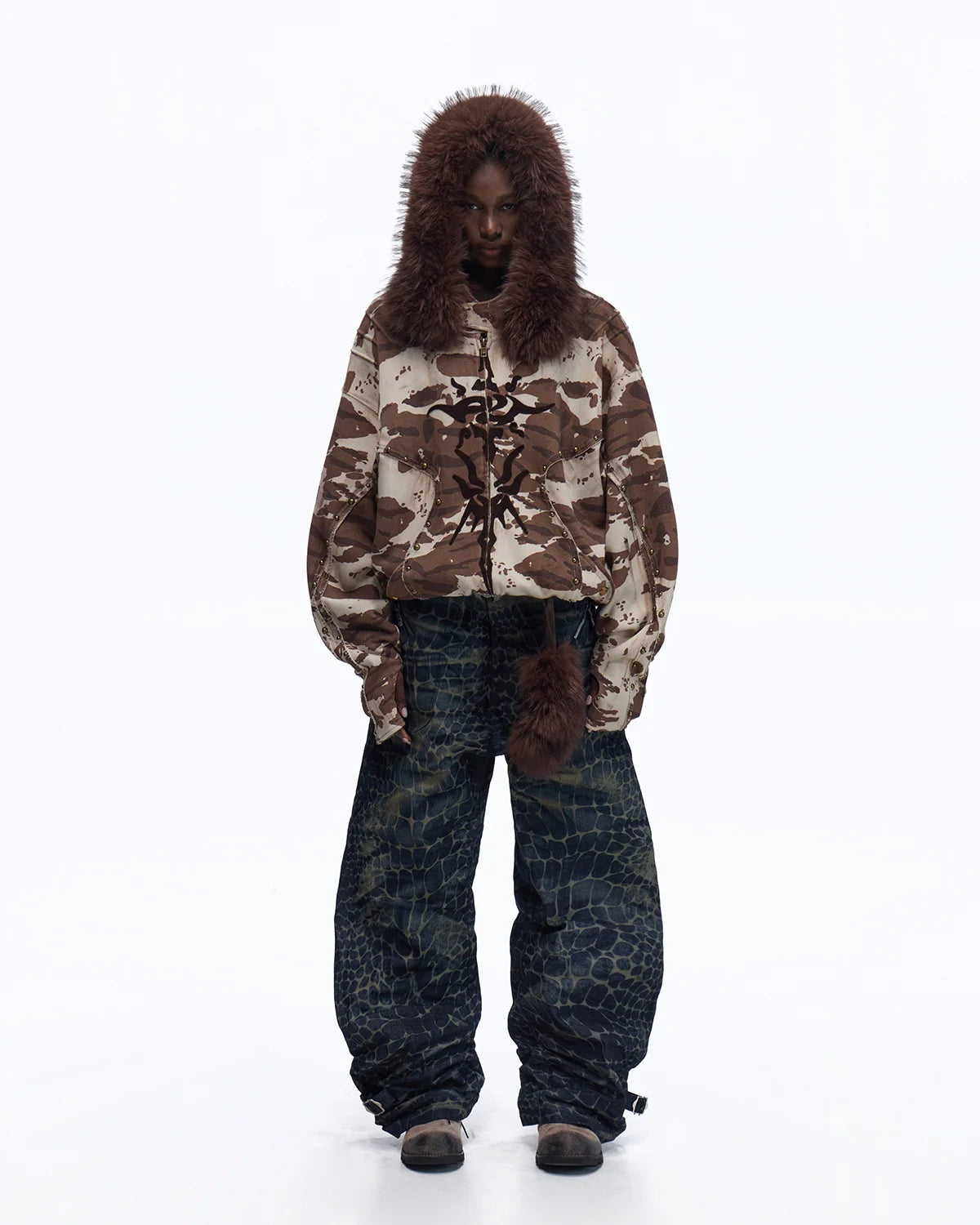 Personsoul Laser-Etched Crocodile-PatternedRaw Denim Scimitar Jeans