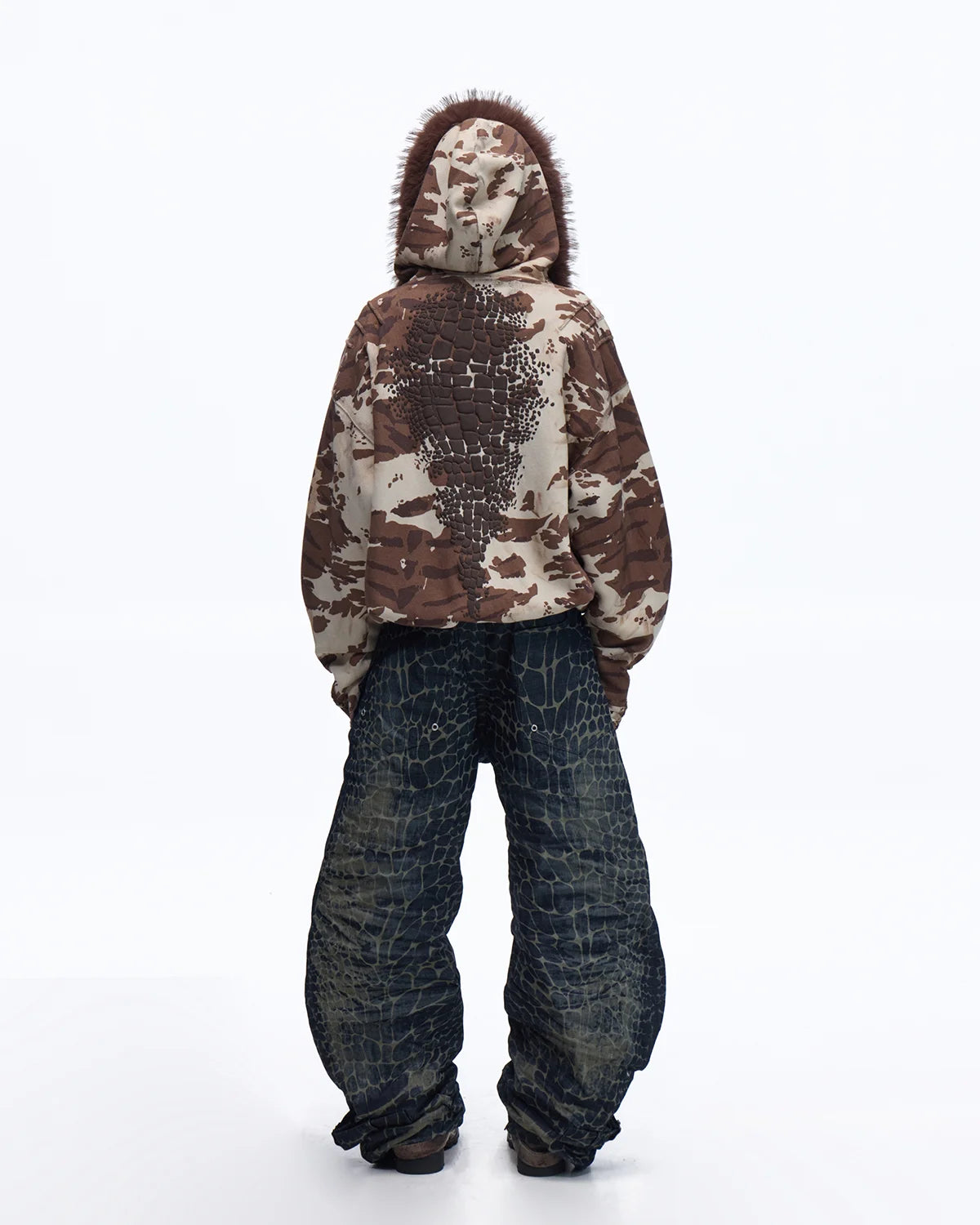 Personsoul Laser-Etched Crocodile-PatternedRaw Denim Scimitar Jeans