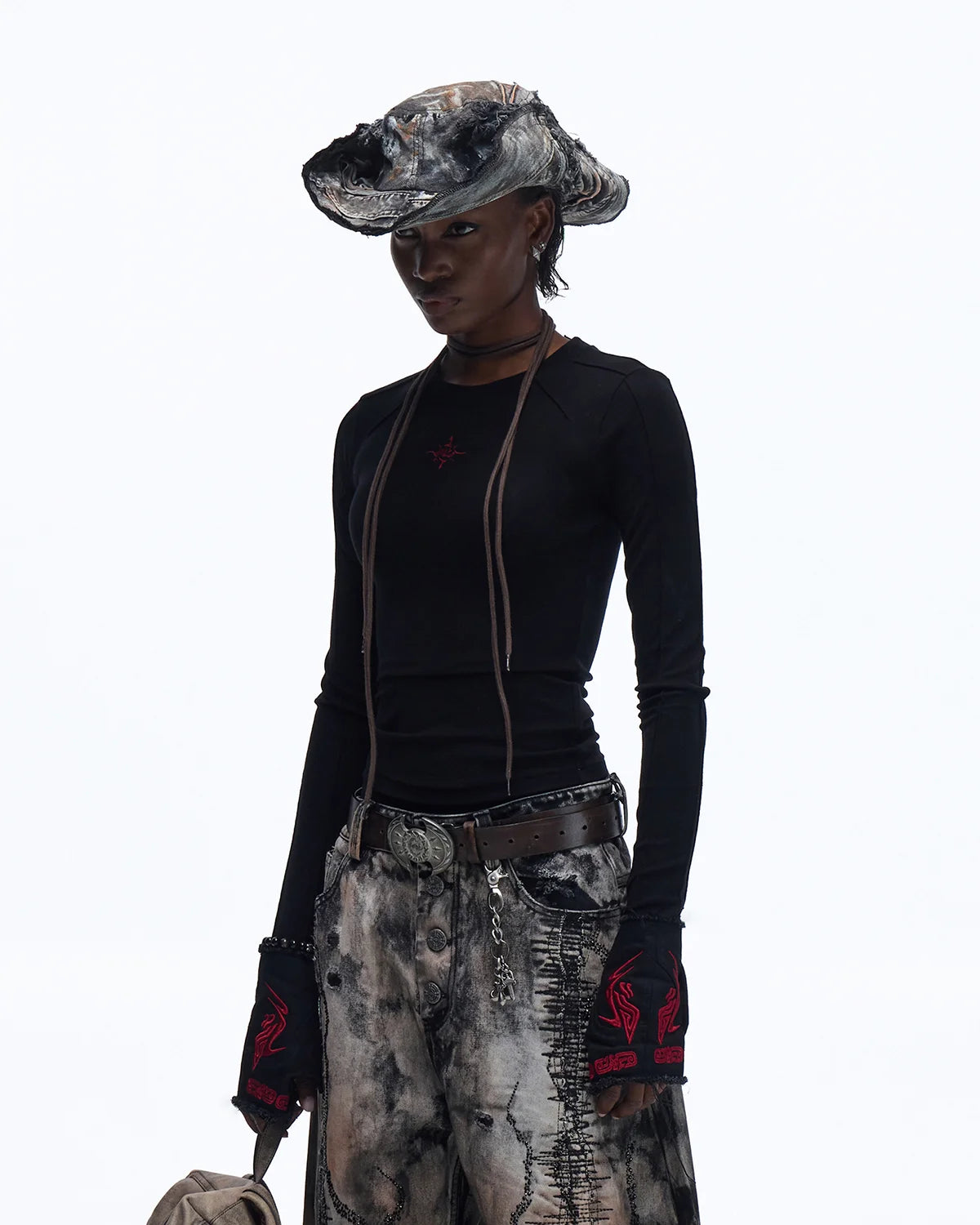 Personsoul Essential Long Sleeve Crewneck In Black