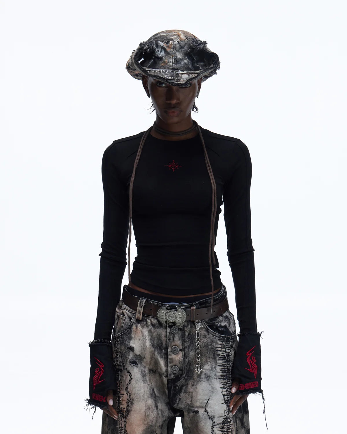 Personsoul Essential Long Sleeve Crewneck In Black