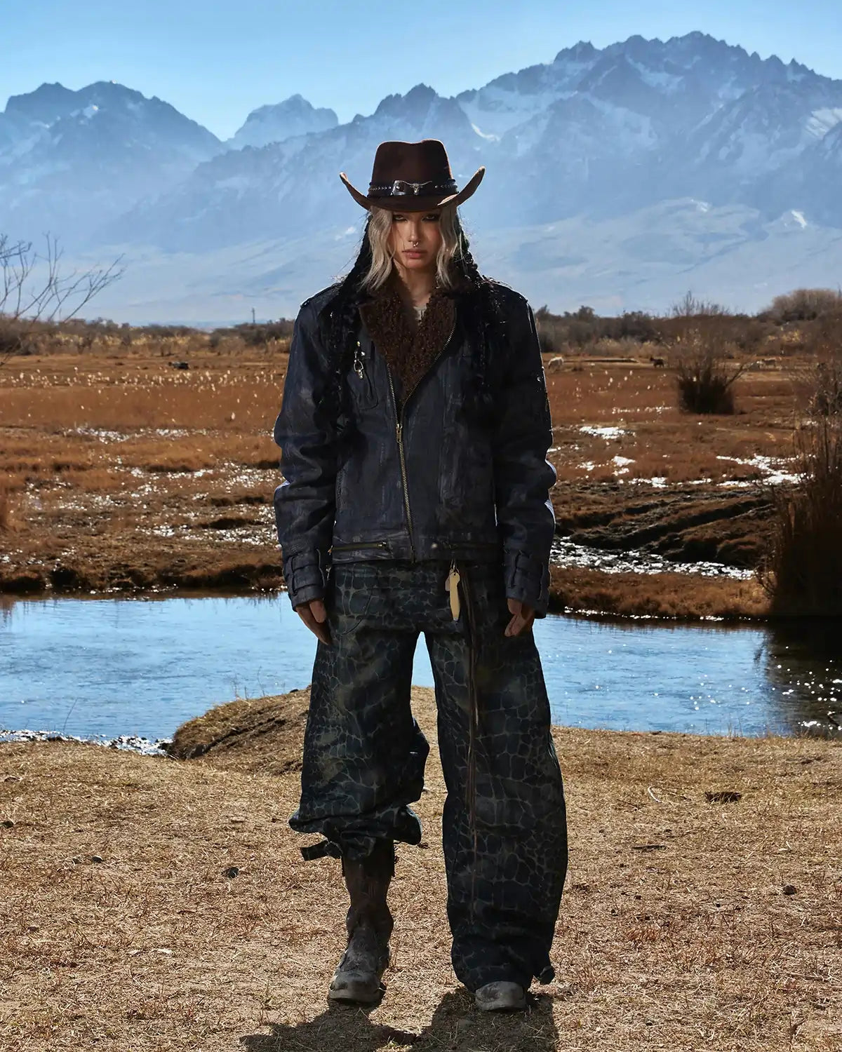 Personsoul Laser-Etched Crocodile-PatternedRaw Denim Scimitar Jeans