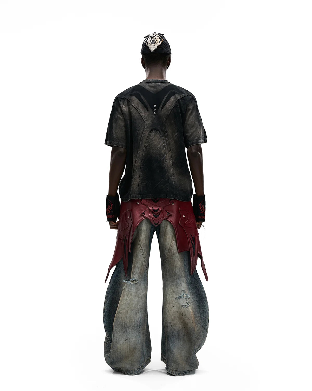 Personsoul Structured Mythical Beast Totem Distressed T-Shirt