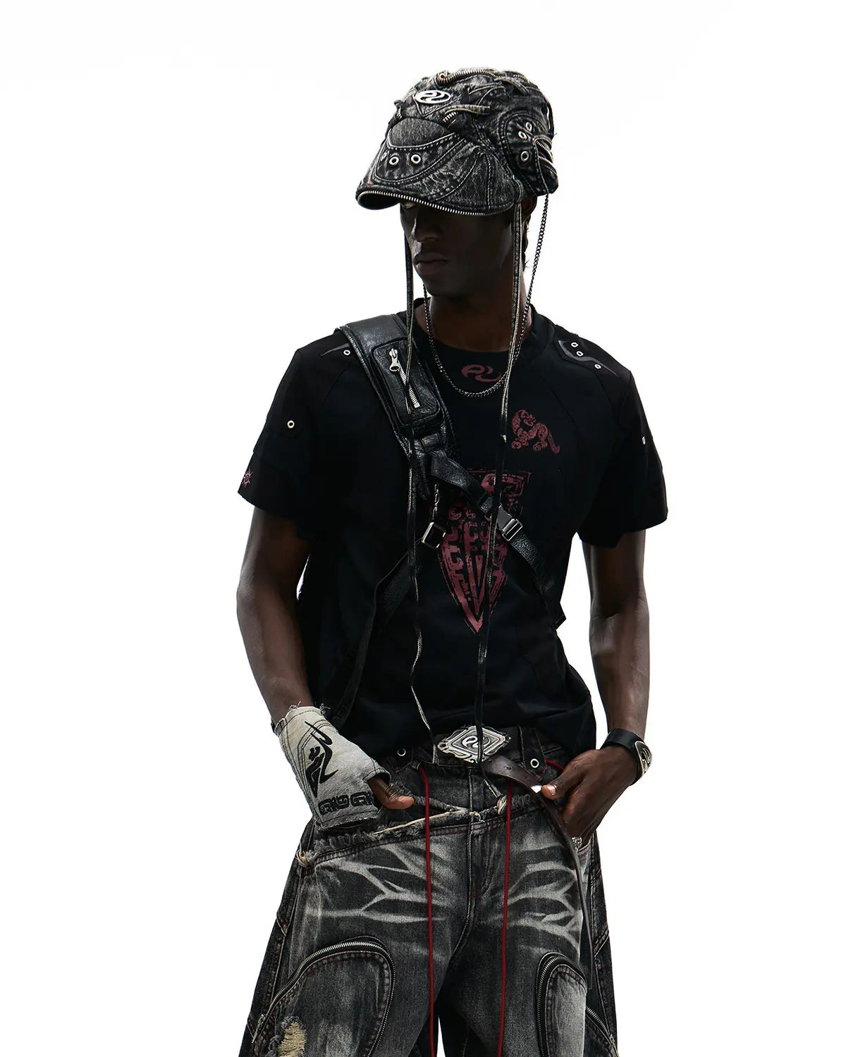 Personsoul Structured Fitted Beast Totem T-Shirt In Black