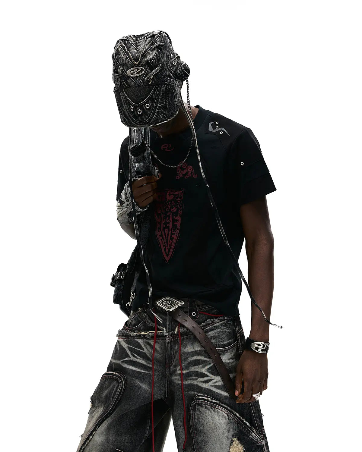 Personsoul Structured Fitted Beast Totem T-Shirt In Black