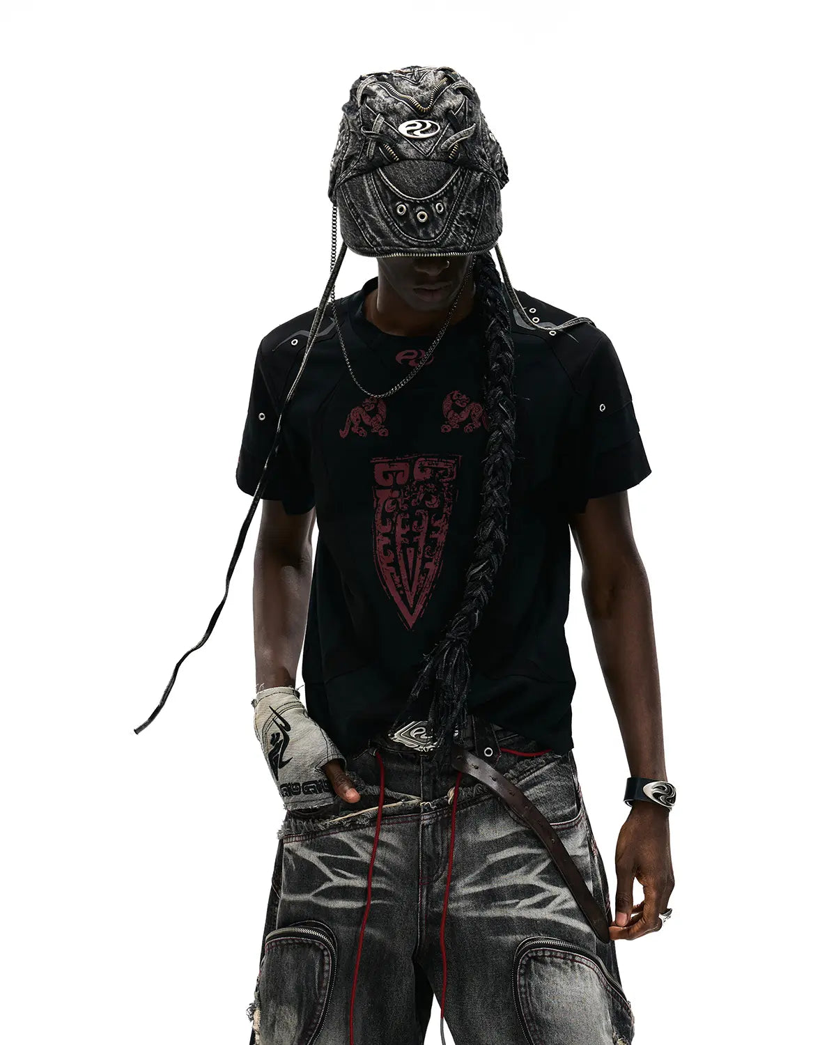 Personsoul Structured Fitted Beast Totem T-Shirt In Black