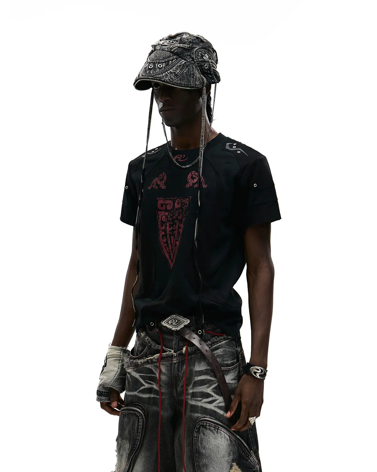 Personsoul Structured Fitted Beast Totem T-Shirt In Black