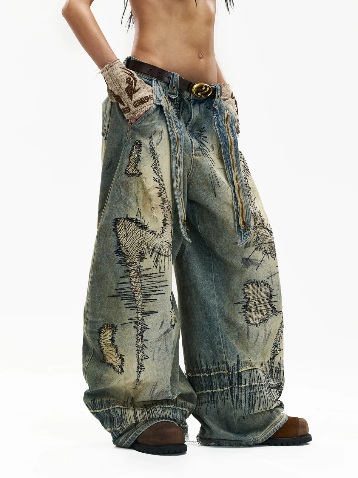 Personsoul Stain Embroidery Scimitar Jeans 