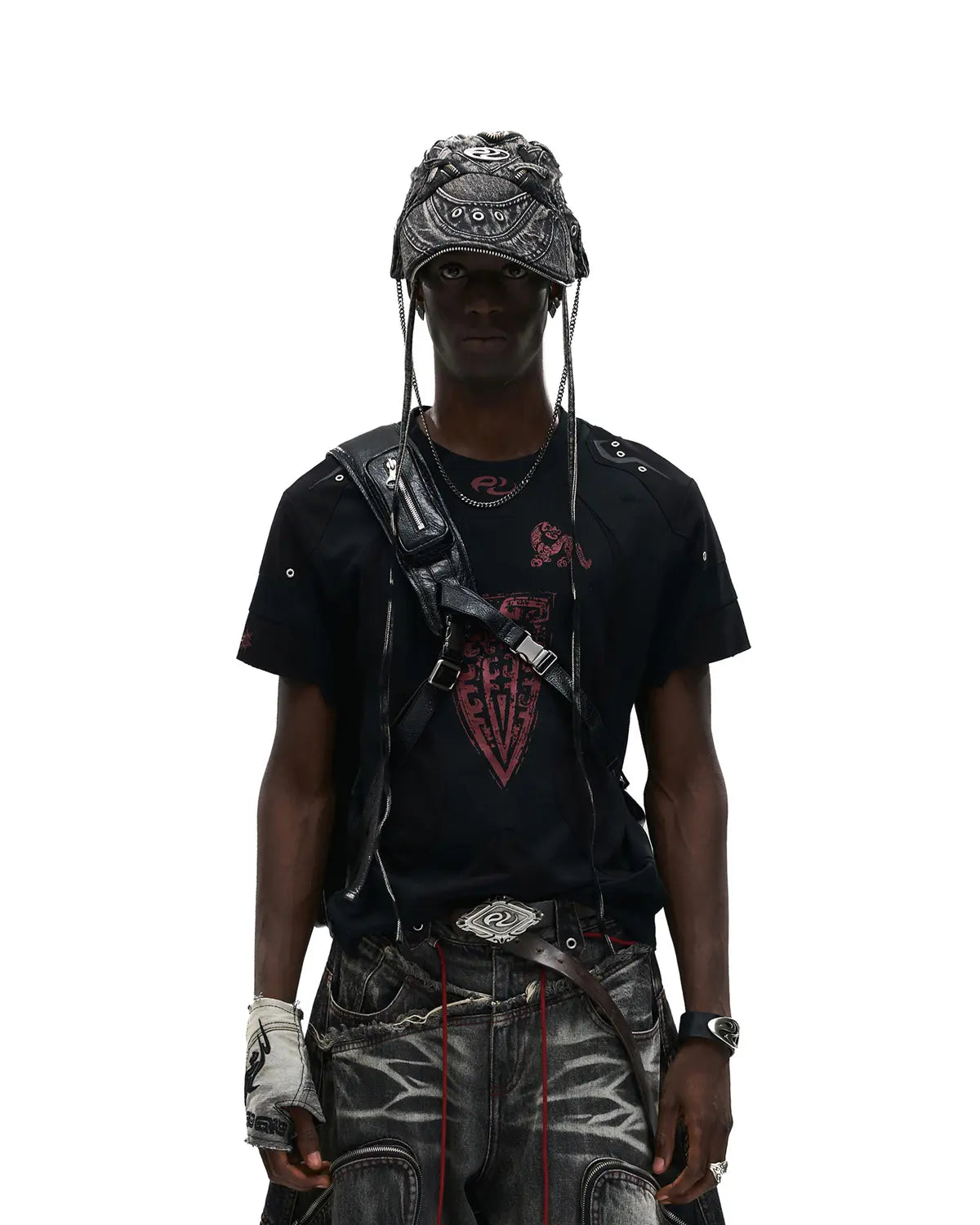 Personsoul Structured Fitted Beast Totem T-Shirt In Black