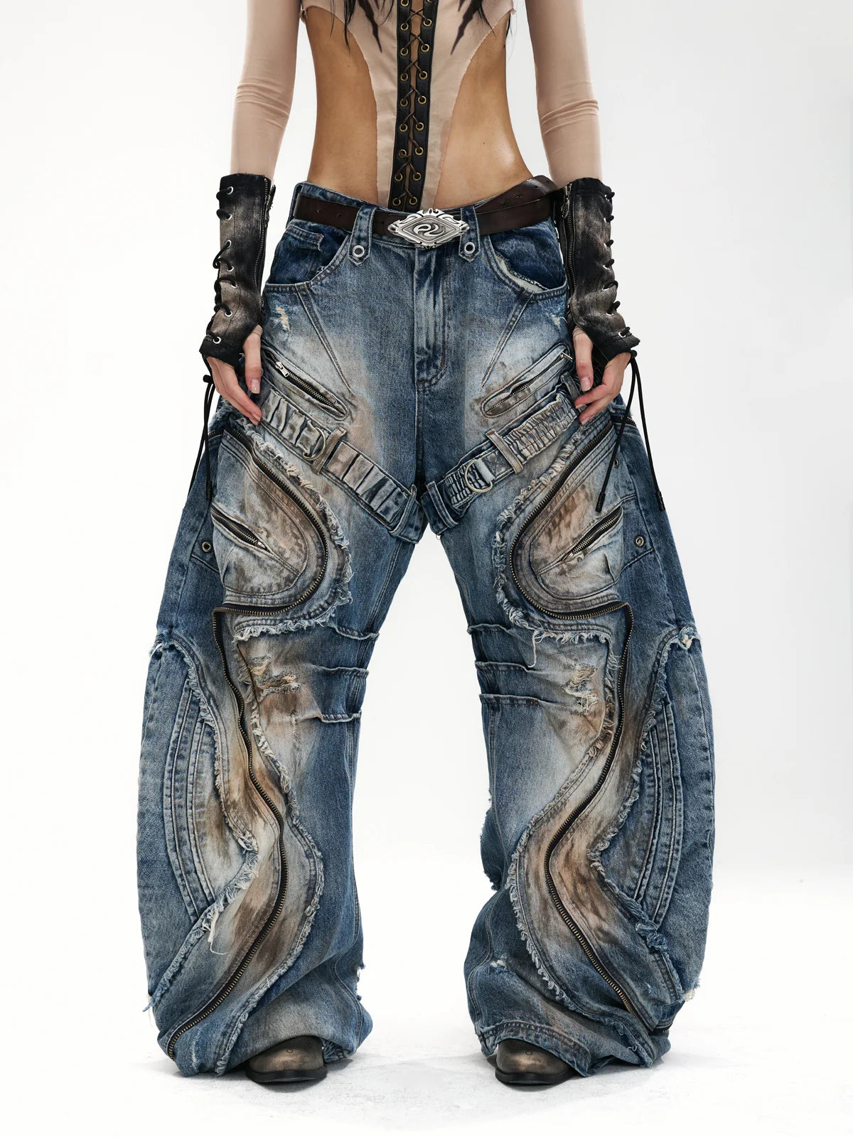 Curved Blade Pleated Jeans with Distressed Wash – personsoul