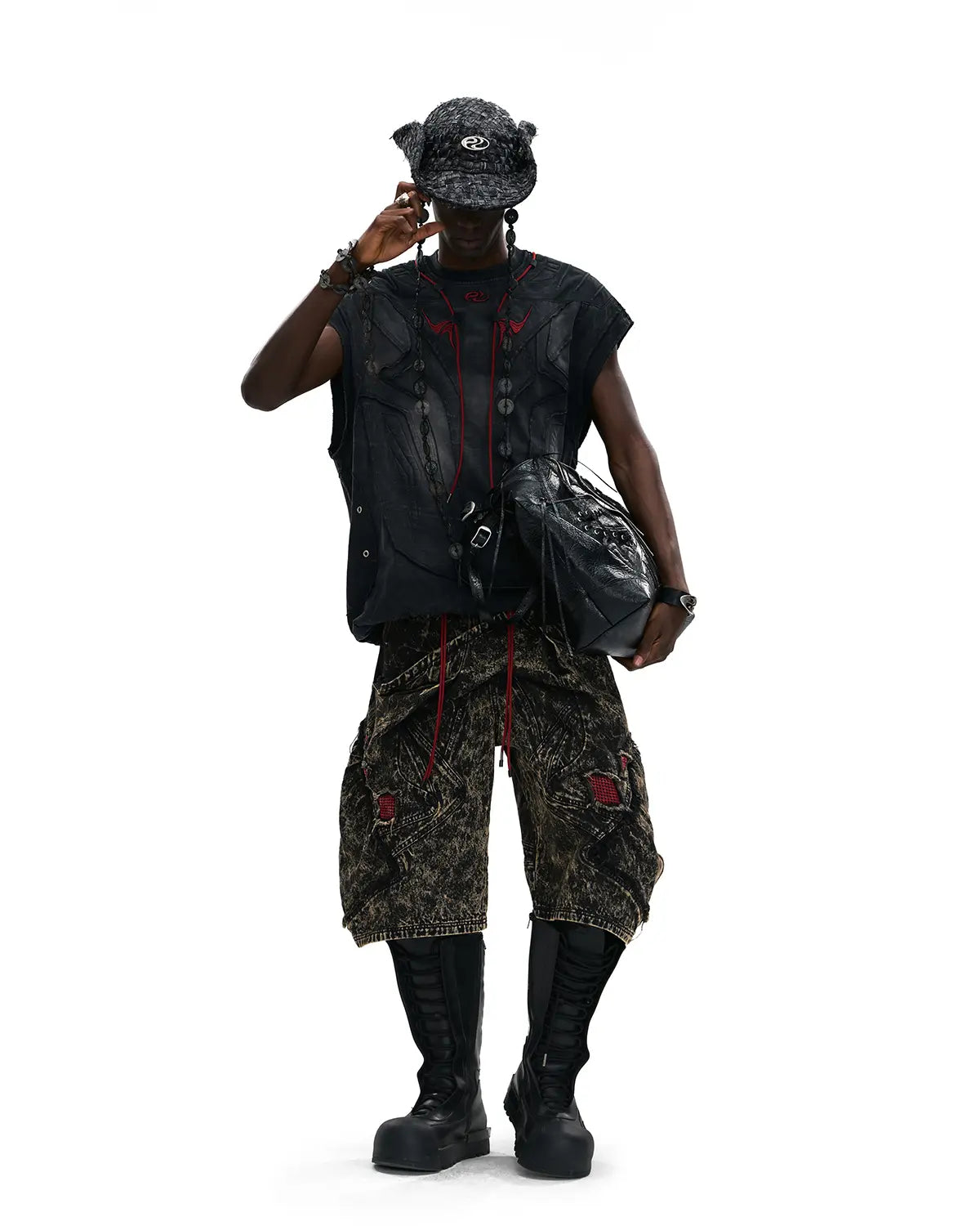 Personsoul Deconstructed Contrasting Embroidery Sleeveless T-Shirt In Black