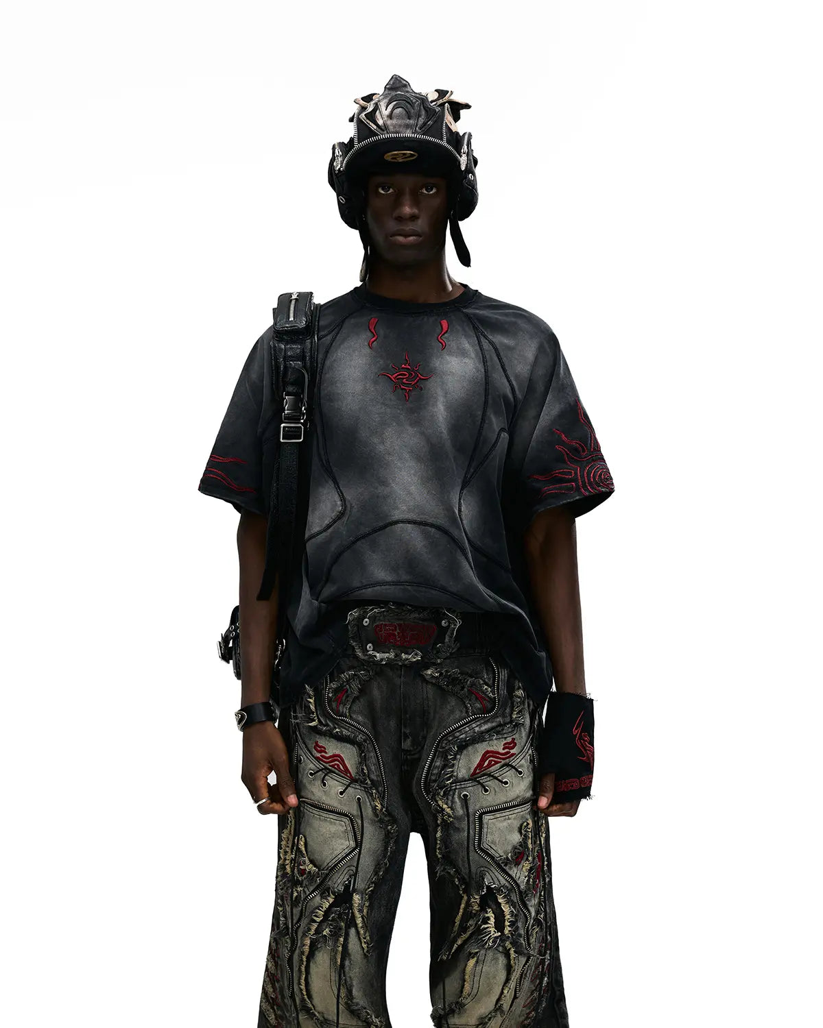 Personsoul Sun Totem Embroidered T-Shirt