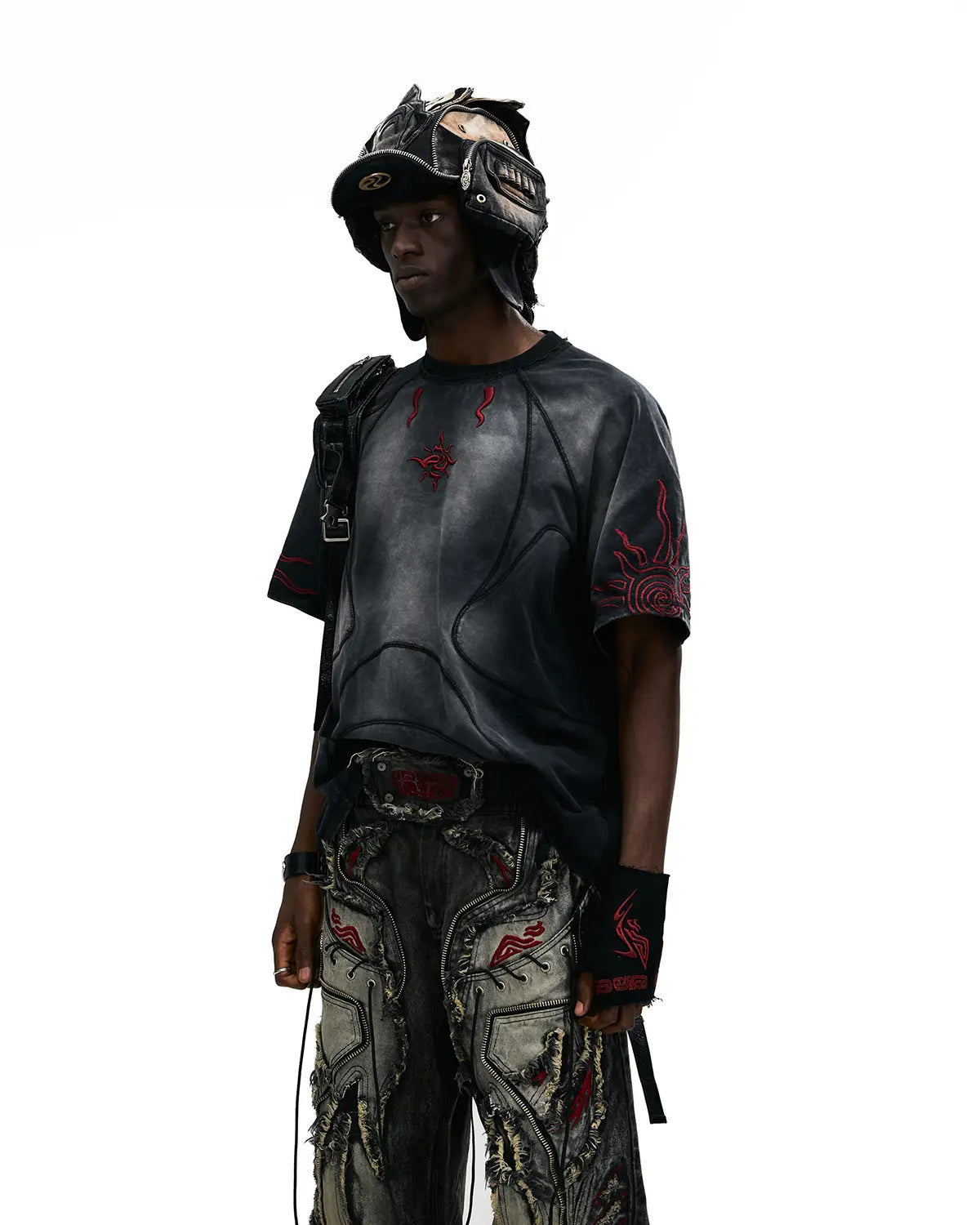 Personsoul Sun Totem Embroidered T-Shirt