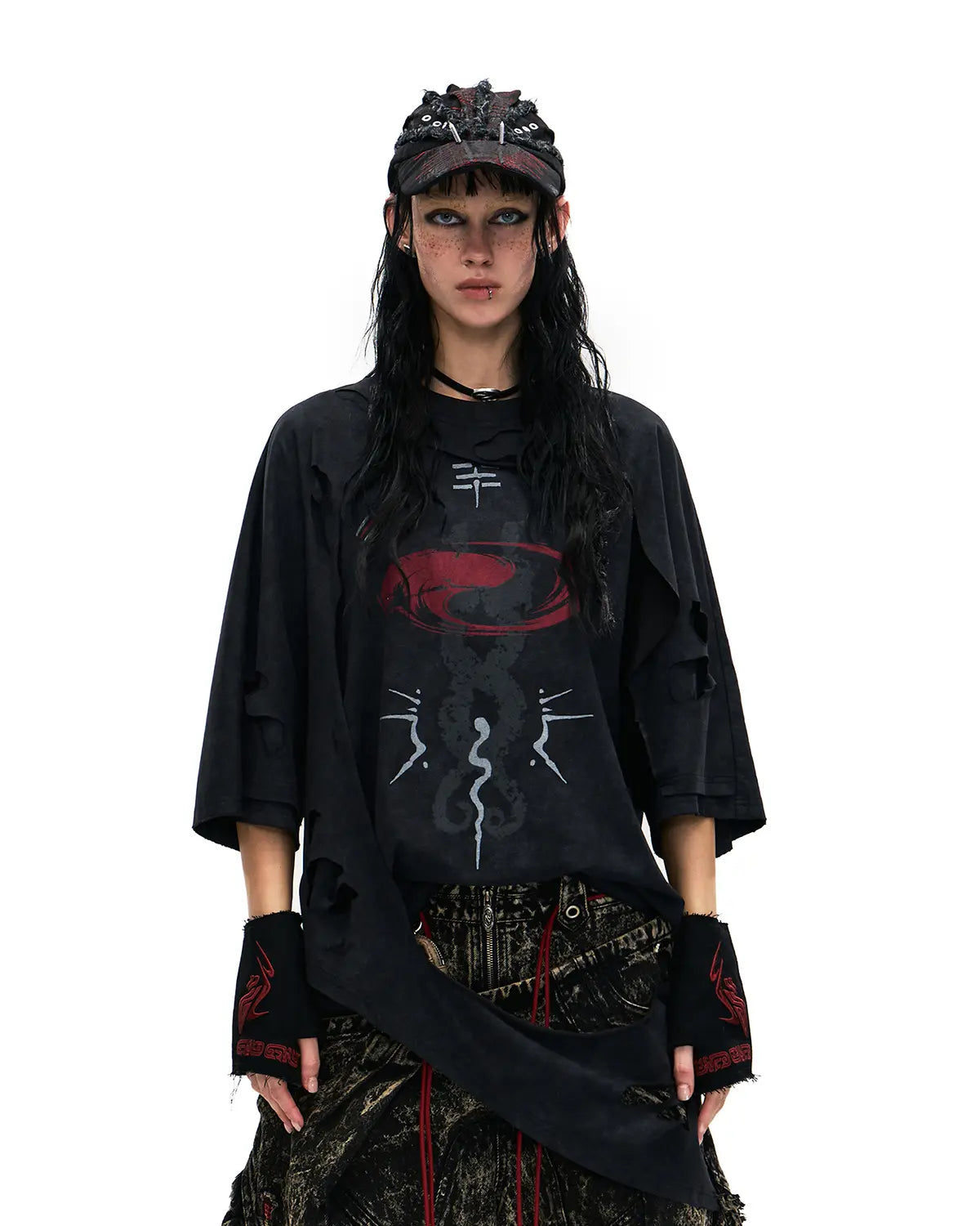 Personsoul Double-Layer Distressed Mythology Print T-Shirt In Black
