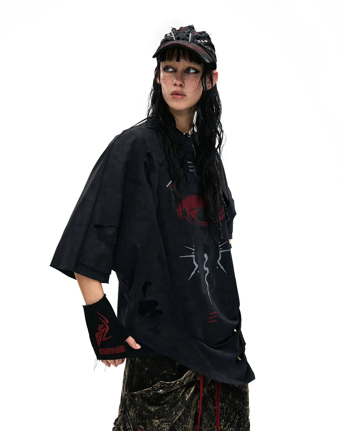 Personsoul Double-Layer Distressed Mythology Print T-Shirt In Black