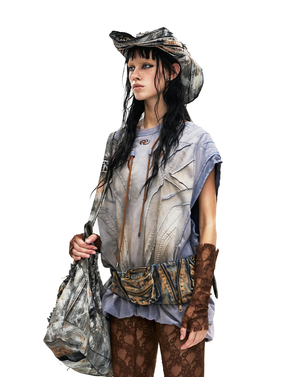 Personsoul Deconstructed Contrasting Embroidery Sleeveless T-Shirt