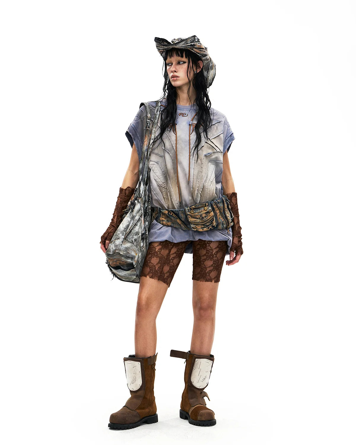 Personsoul Deconstructed Contrasting Embroidery Sleeveless T-Shirt