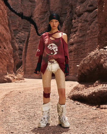 Personsoul Ink-Wash Distressed One-Shoulder T-Shirt In Red