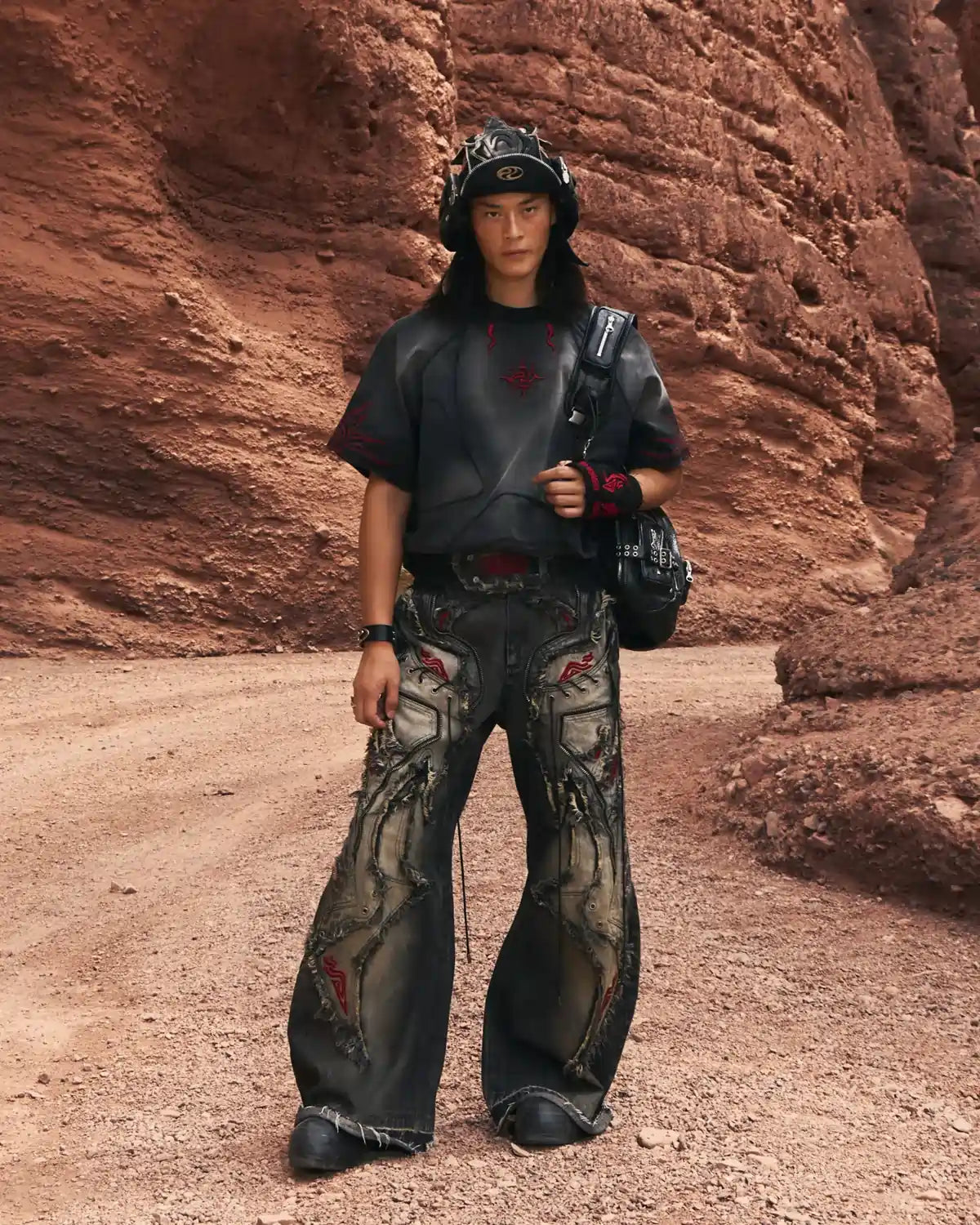 Personsoul Sun Totem Embroidered T-Shirt