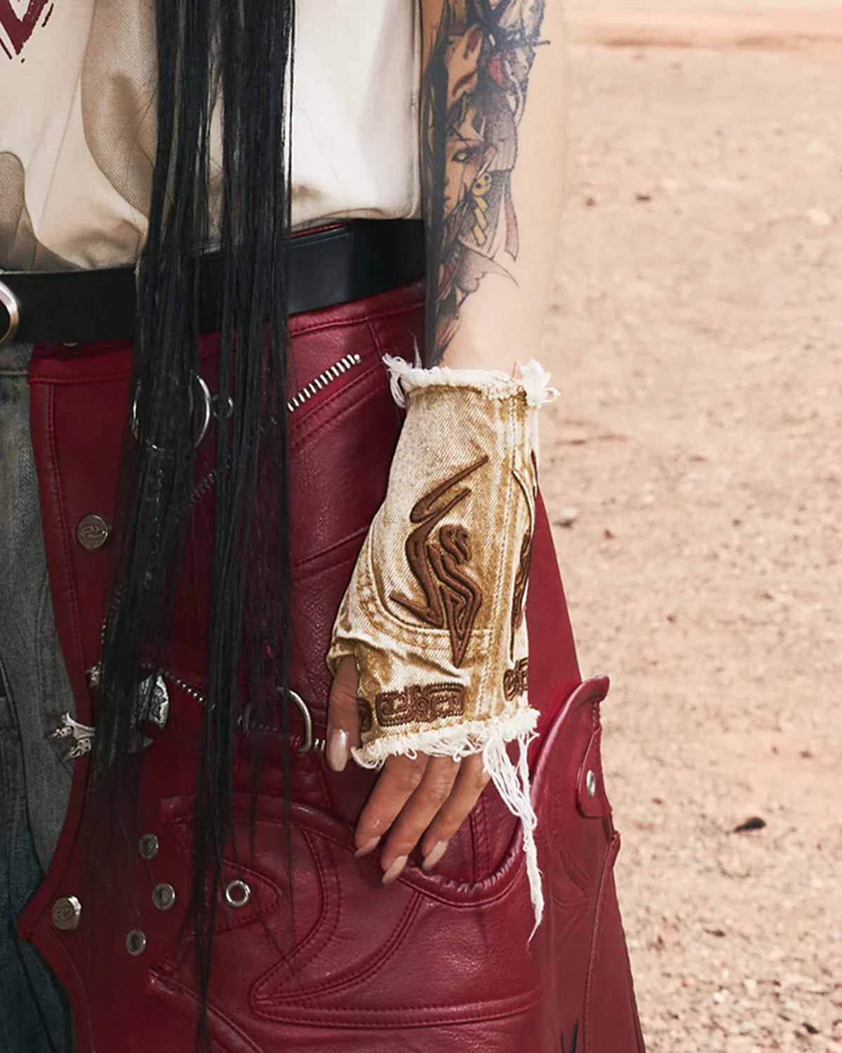 Personsoul Washed Embroidered Denim Gloves Brown