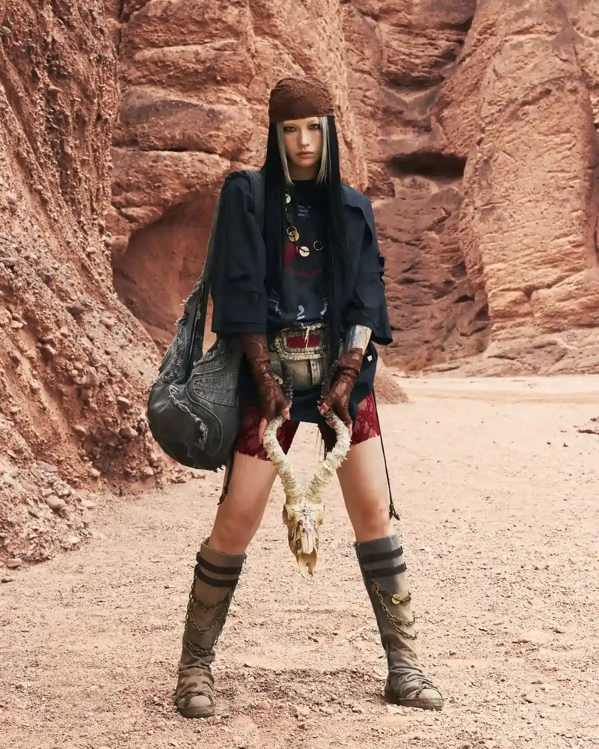 Personsoul Double-Layer Distressed Mythology Print T-Shirt In Black