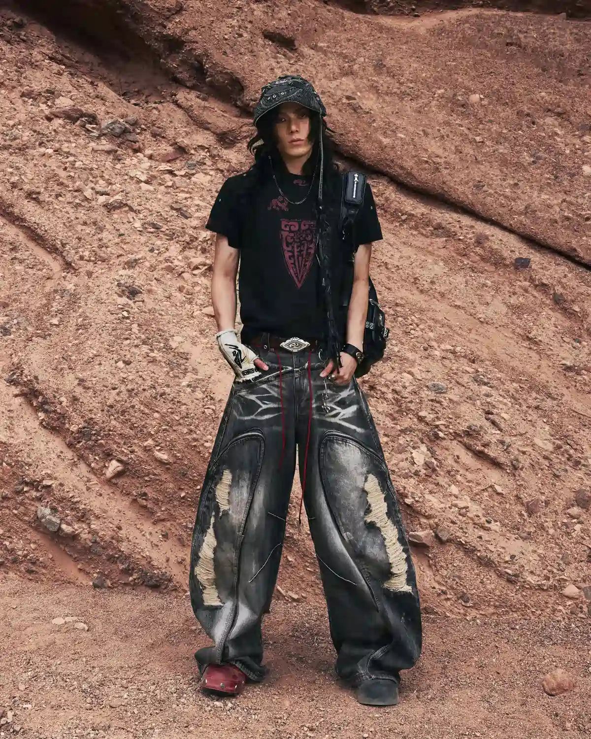 Personsoul Structured Fitted Beast Totem T-Shirt In Black