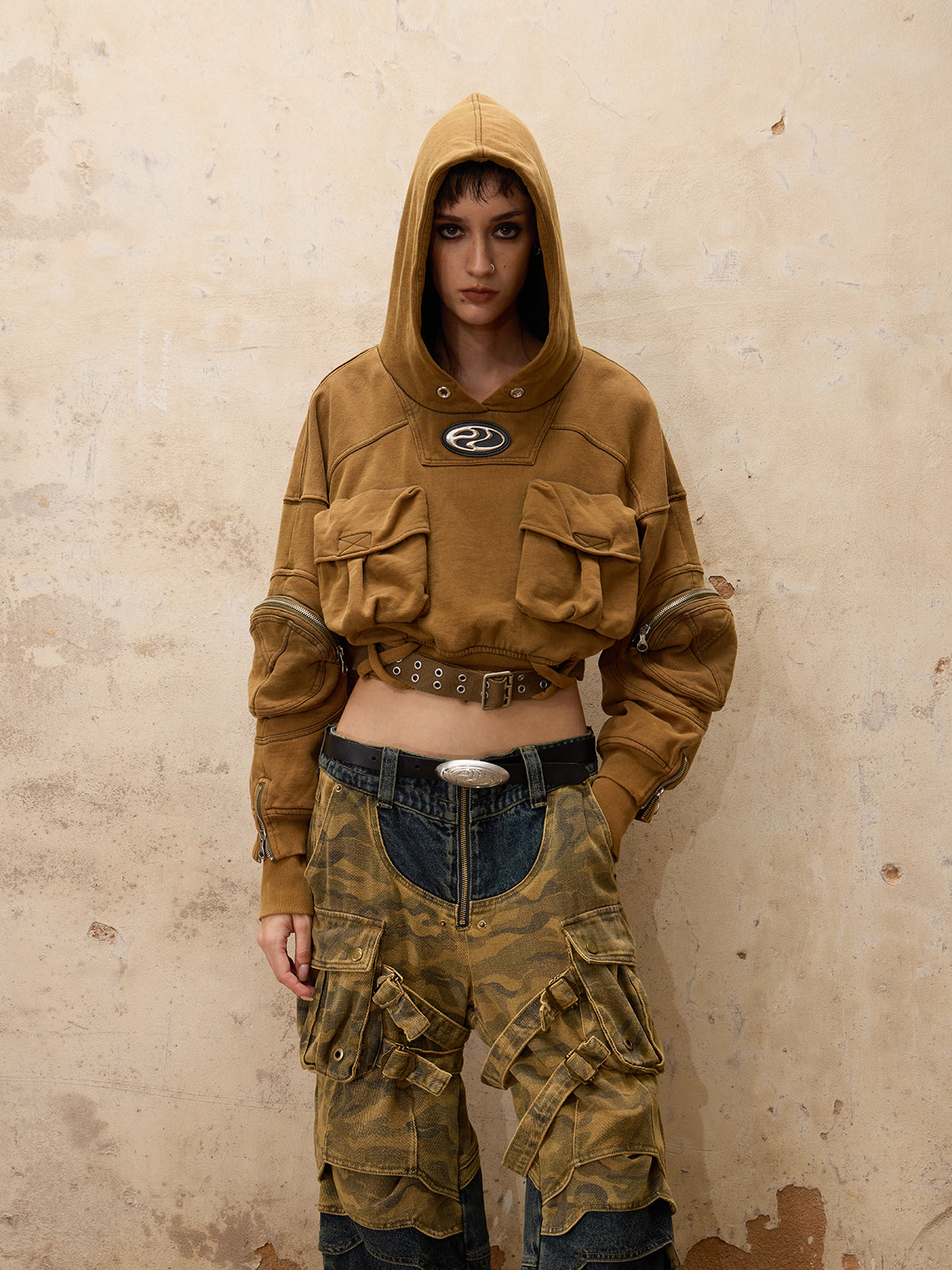 Personsoul Mutiple Pocket Short Hoodie
