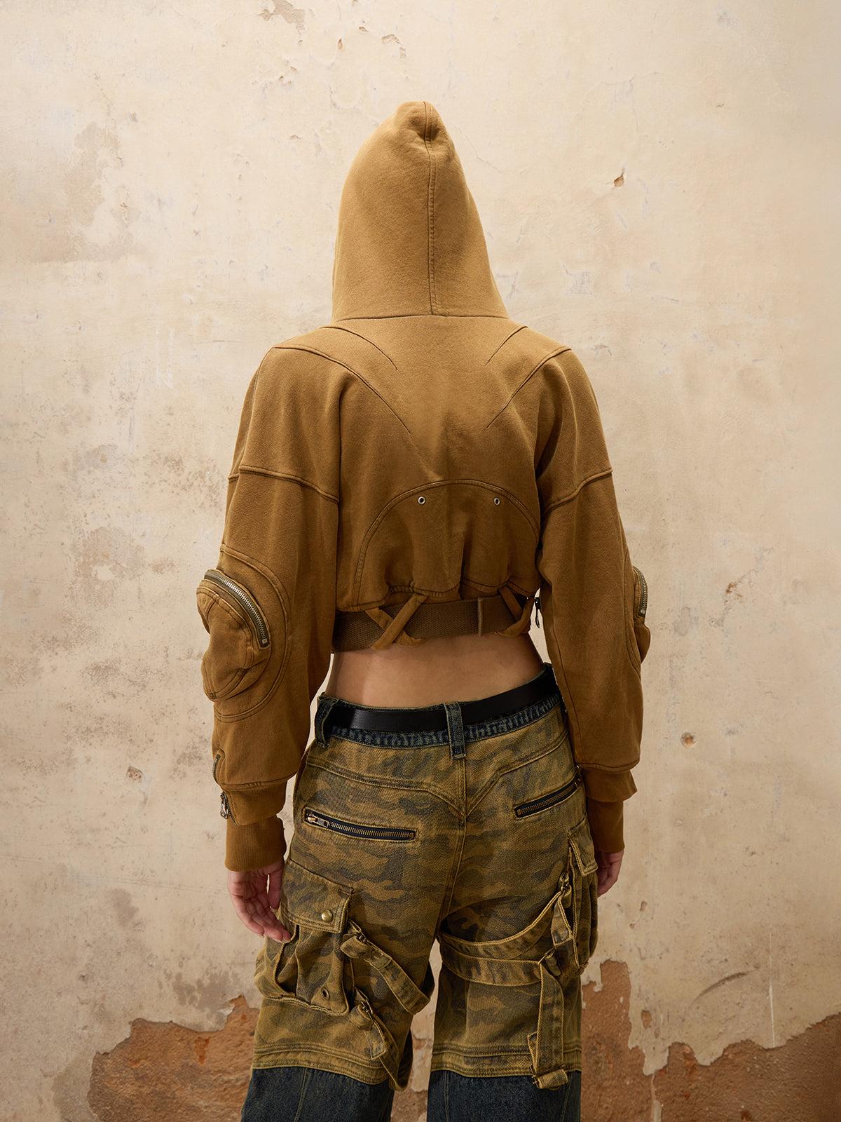 Personsoul Mutiple Pocket Short Hoodie