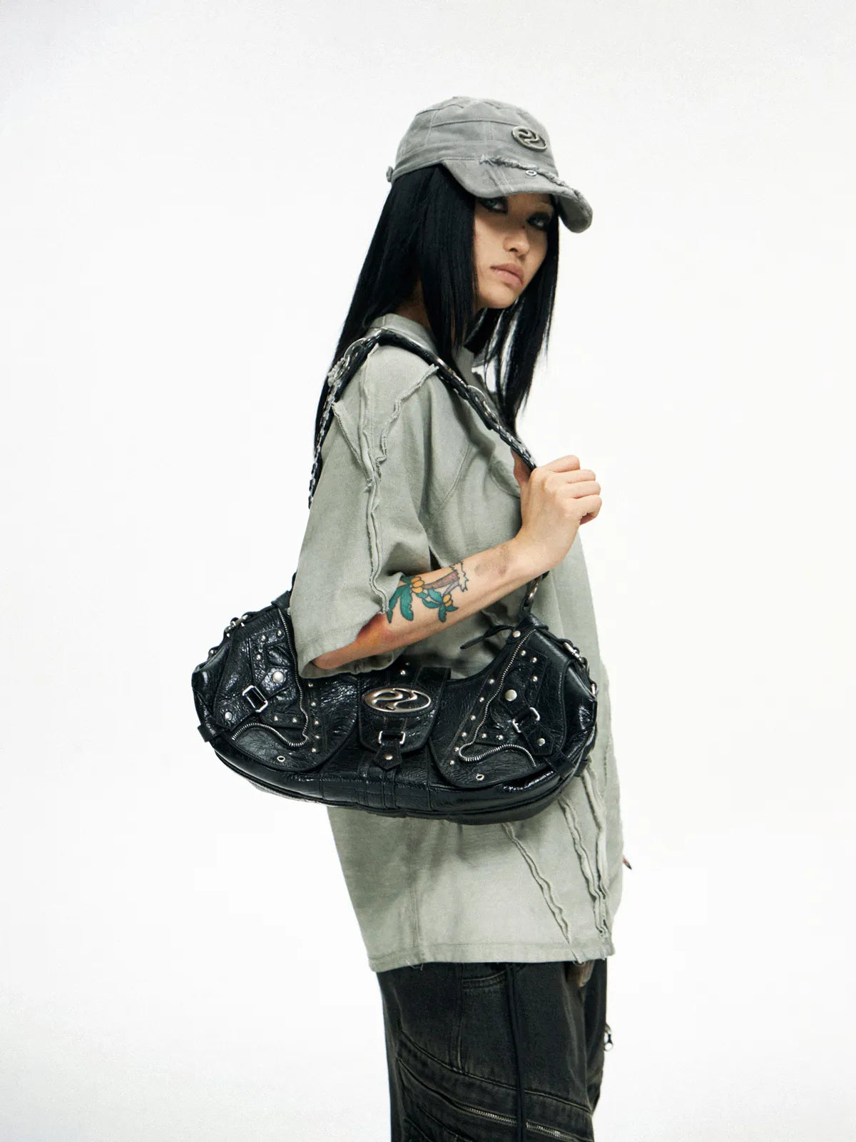 Techwear_Metal_Leather_Shoulde